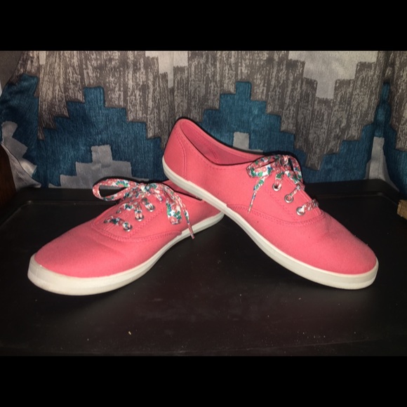 Women’s Coral Floral Laced Tennis Shoes - Picture 2 of 2